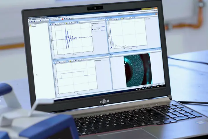 Echtzeit Videobild der Proben zur Feinjustierung an filigranen Strukturen und zur Dokumentation
