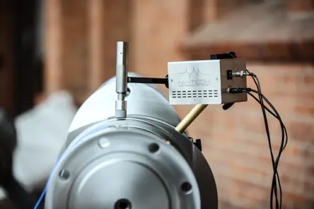 Repeatable excitation and fully controlled force for modal testing 