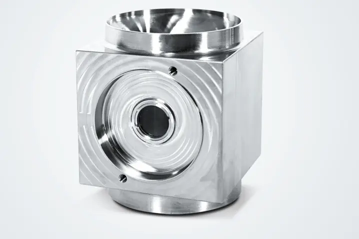 Custom flange with sapphire window and mounting bracket for a Polytec NIR sensor head on a pipeline