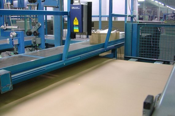 Precise speed and length measurement on drywall boards Precise speed and length measurement on drywall boards
