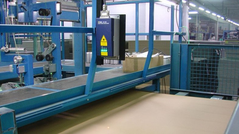 Precise speed and length measurement on drywall boards Precise speed and length measurement on drywall boards