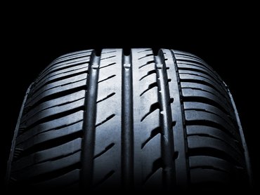 Tire dark surface vibration measurement
