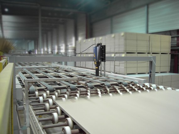 Precise length measurement on sheets of insulation material Precise length measurement on sheets of insulation material