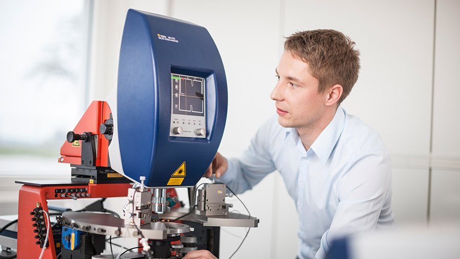 Person using Polytec product. Job offer