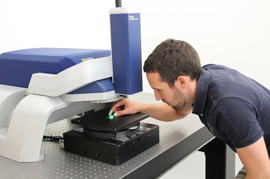 Roughness and texture analysis with non-contract 3D measurement Roughness and texture analysis with non-contract 3D measurement
