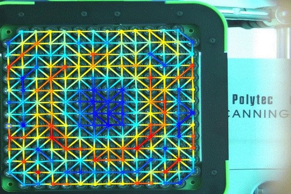 Charakterisierung der Amplitude und Phase der piezoelektrischen Aktuatoren des Haptik-Arrays Charakterisierung der Amplitude und Phase der piezoelektrischen Aktuatoren des Haptik-Arrays