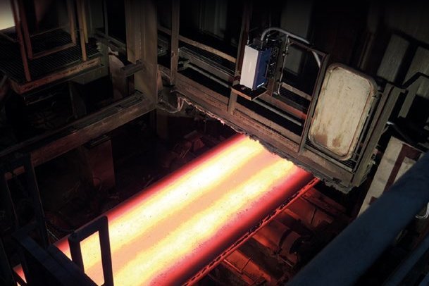Reliable measurement performance even on red-hot steel or under dusty, dirty conditions Reliable measurement performance even on red-hot steel or under dusty, dirty conditions