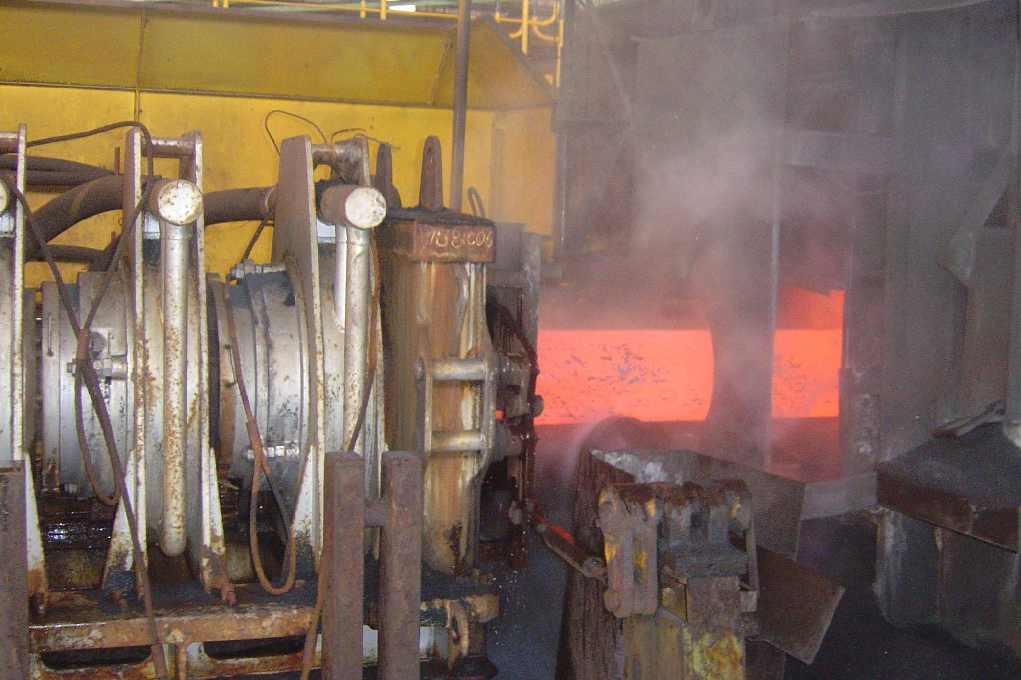 Feed speed measurement on red hot stainless steel tubes Feed speed measurement on red hot stainless steel tubes