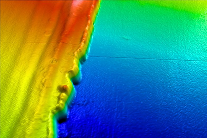 Optical and areal step edge test showing a 75.2 nm thick coating Optical and areal step edge test showing a 75.2 nm thick coating