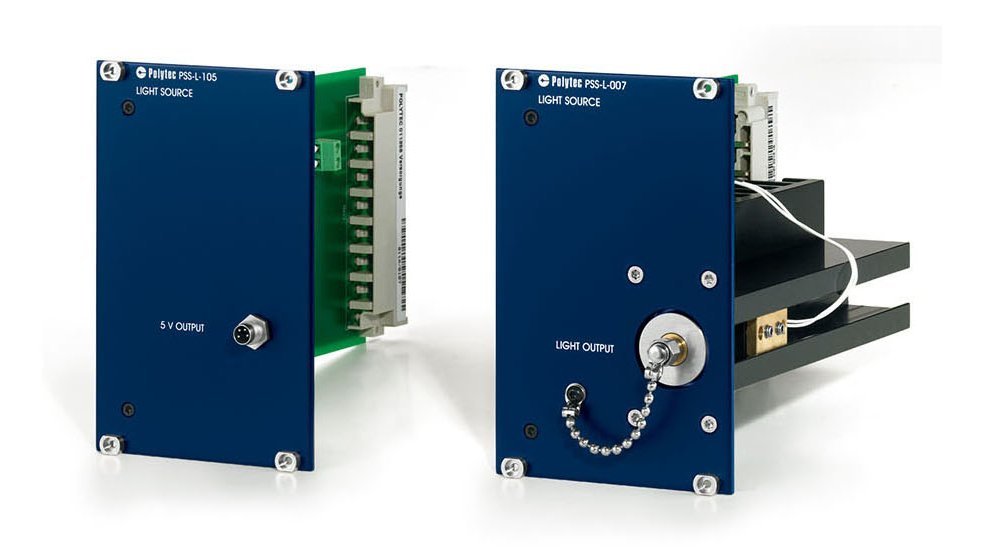 Power supplies and fiber-coupled light sources as plug-in units for a 19” housing