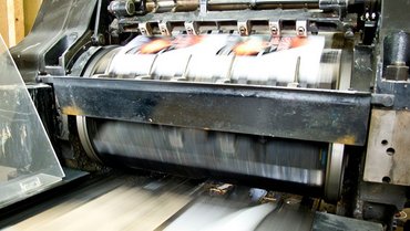 Laser precise speed synchronization in slitting processes Laser precise speed synchronization in slitting processes