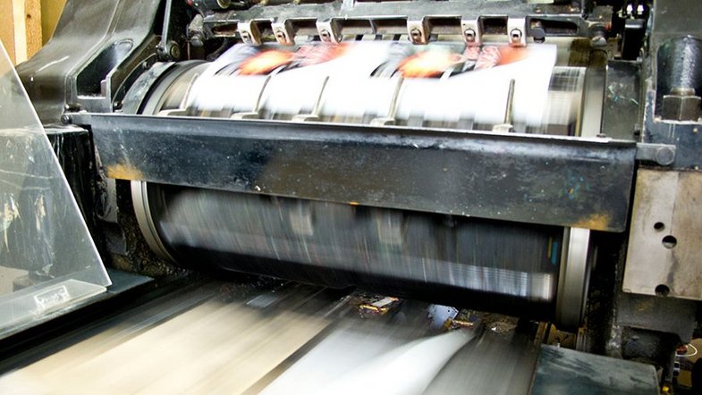 Laser precise speed synchronization in slitting processes Laser precise speed synchronization in slitting processes