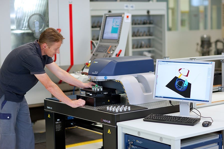 TopMap Pro.Surf detects form deviation and helps maintain manufacturing tolerances TopMap Pro.Surf detects form deviation and helps maintain manufacturing tolerances