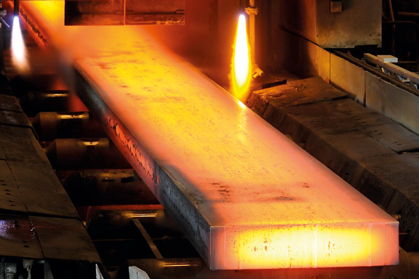 Inline cut-to-length control, LSV optical sensors controlling the torch cutter of cast steel beams Inline cut-to-length control, LSV optical sensors controlling the torch cutter of cast steel beams