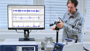 Resonanzprüfung und akustische Resonanzanalyse mit optischen Schwingungssensoren (Laservibrometern) Resonanzprüfung und akustische Resonanzanalyse mit optischen Schwingungssensoren (Laservibrometern)