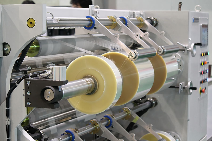 Control the tension of sensible sheet material Control the tension of sensible sheet material