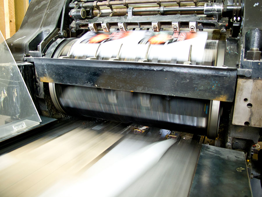 Laser precise speed synchronization in slitting processes Laser precise speed synchronization in slitting processes