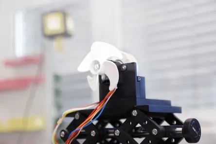 Derotador óptico para la medición de vibraciones mediante escaneo láser en estructuras giratorias